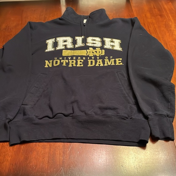Champion Notre Dame Irish sweatshirt with collar and front pockets size Medium - Picture 2 of 8